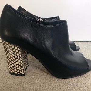 Nine West Brayah Black/Snakeskin Ankle Bootie S6